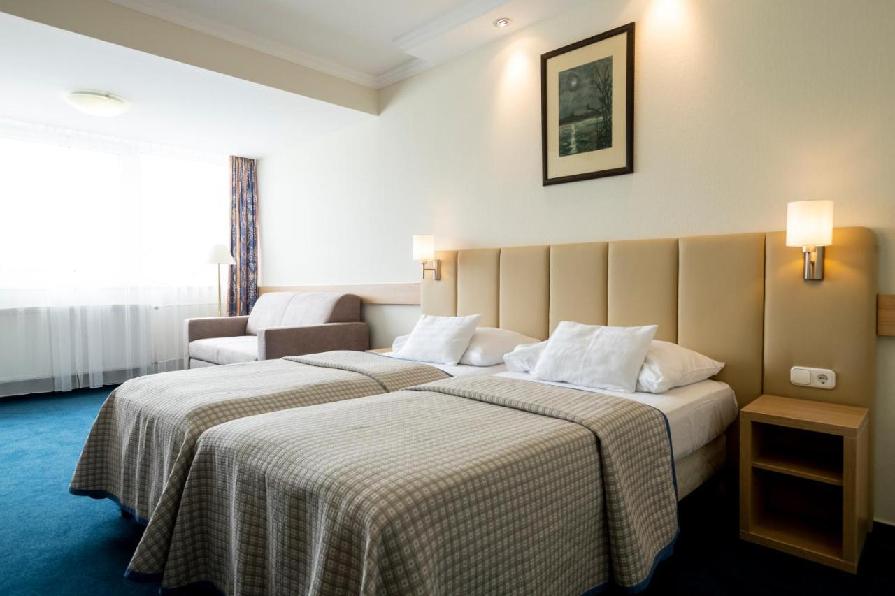 Hotel Marina Port بالاتونكينيشي المظهر الخارجي الصورة